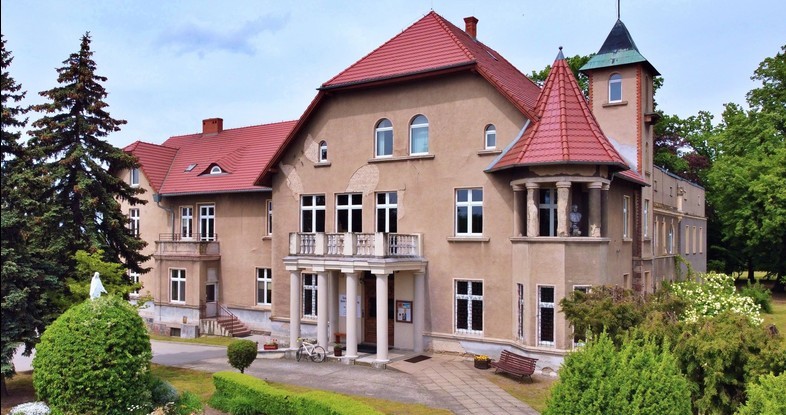 Dom dla matek z małoletnimi dziećmi i kobiet w ciąży w Dobieszczyźnie.